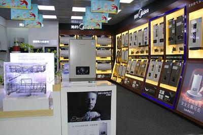 匠心的力量 比佛利熱水器Lintom i8聯(lián)袂BMW i8全國震撼首發(fā)，開啟高端家居科技新篇章